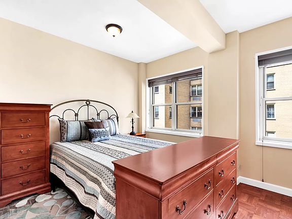 4th image of 415 E 52nd St APT 9FB