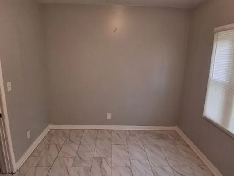 695 Algonquin St — Photo 7