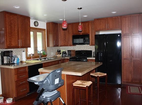 3rd image of 785 Lynita Dr NE