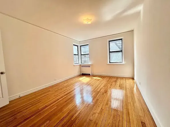 2265 University Avenue image 2 of 5