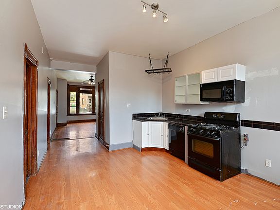 5th image of 2633 W Potomac Ave #1