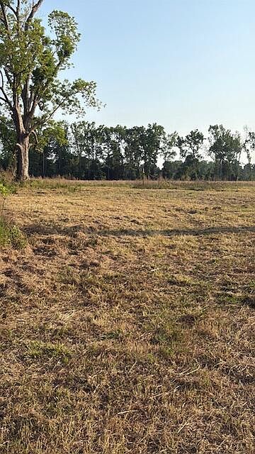 2nd image of 255 Old Spell Rd