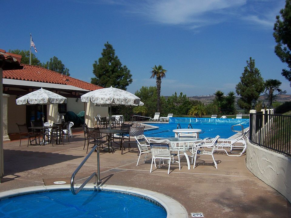 Community pool, spa and multi purpose room