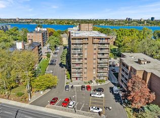 3936 Wyandotte St E #801, Windsor, ON N8Y 4V1