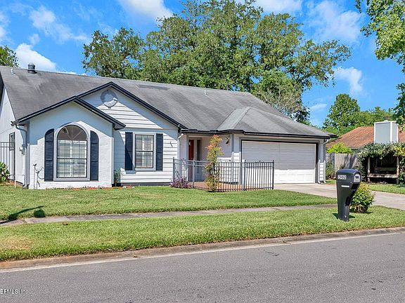 2nd image of 7982 Swamp Flower Dr E