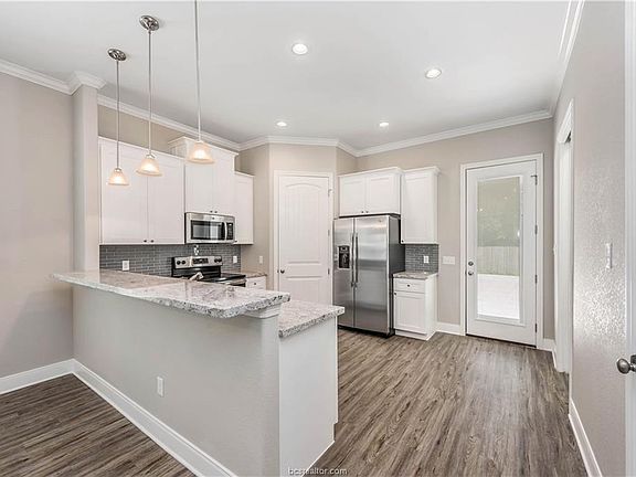 5th image of 509 Maryem St