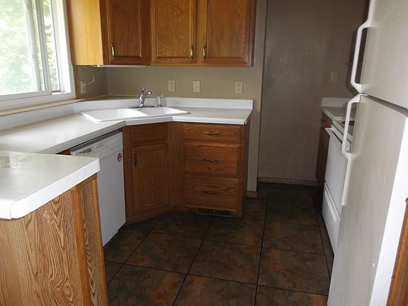 3rd image of 6100 E 96th St