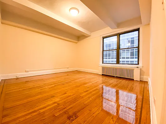 Rented by Green Home NY Realty LLC | media 3