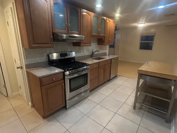 36 Hunting St #2, Cambridge, MA 02141