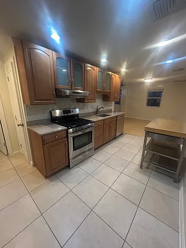 36 Hunting St #2 Photo 1