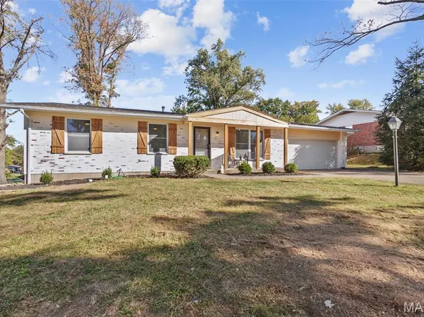 12191 Lake Meade Dr, Saint Louis, MO 63146