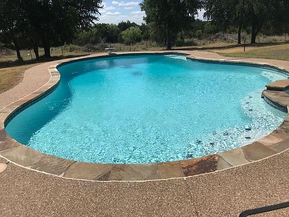 2nd image of 1800 County Road 271