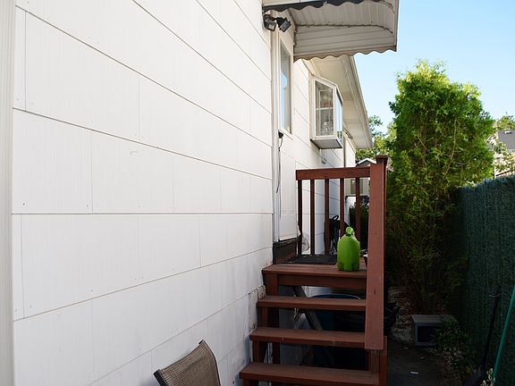 3rd image of 192 Kirshon Ave