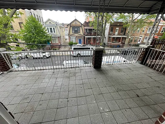 Rented by The Brokerage Group LLC | media 11