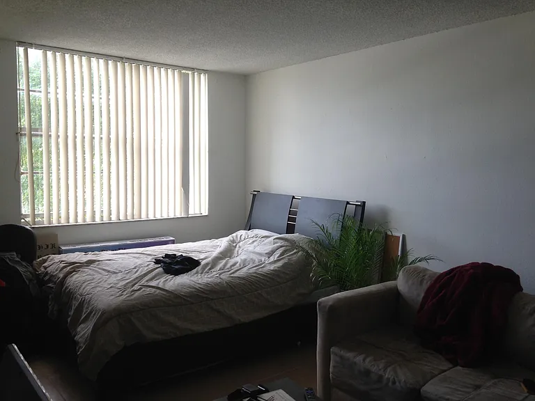 2135 NE 170th St #2 — Photo 5