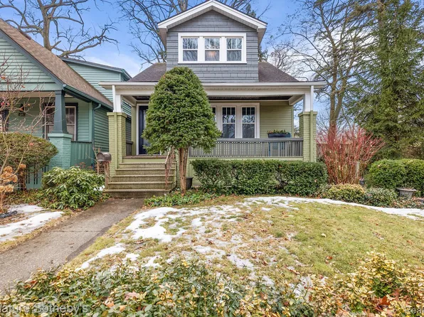 66 Kensington Blvd, Pleasant Ridge, MI 48069