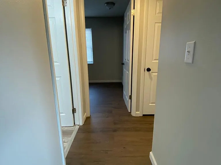 170 Westmount Dr — Photo 9