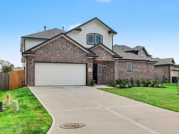 3rd image of 2421 Cindy Ct