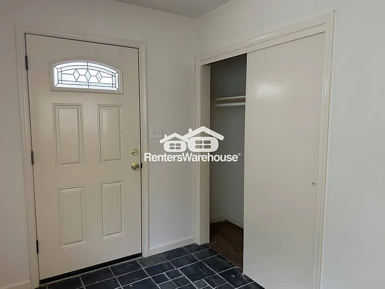 17825 Falls Rd — Photo 6
