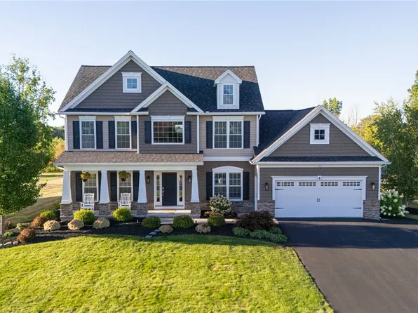 8 Hawkes Lndg, Hilton, NY 14468