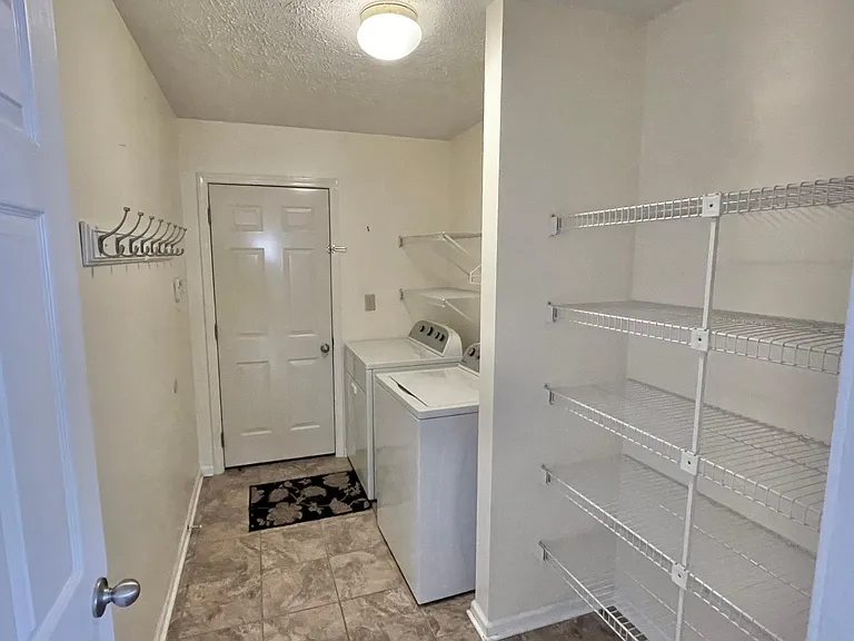 645 Declaration Ct — Photo 17