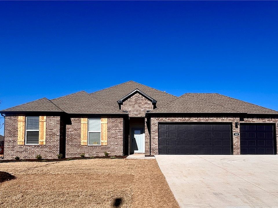 1st image of 303 N Arbuckle Loop