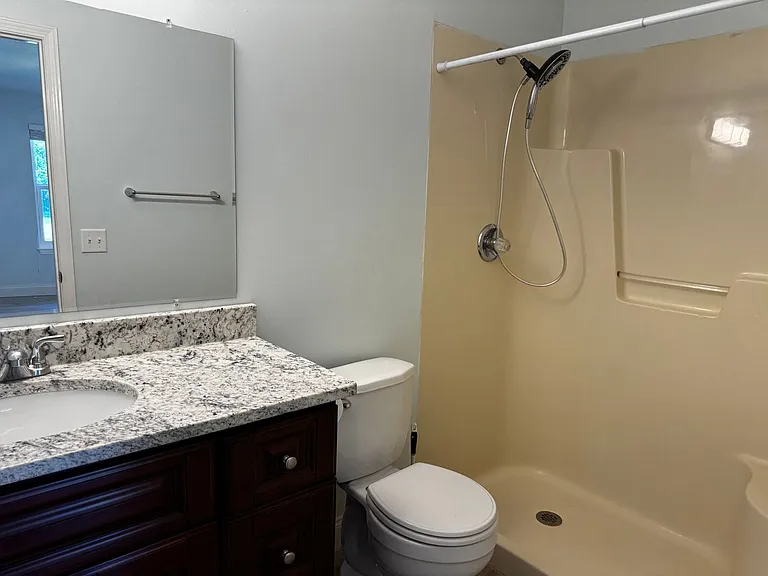 907 Lee Ct — Photo 12