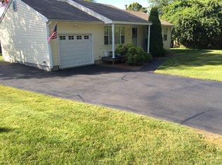 16 Groton St, Johnston, RI 02919