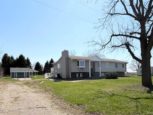 3965 Parsons Rd, Howell, MI 48855