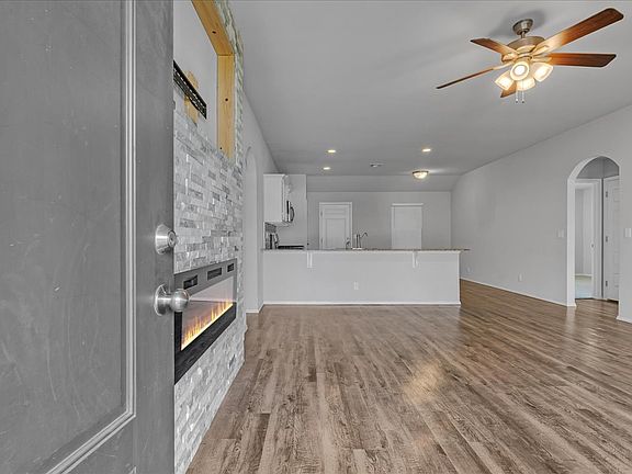 4th image of 10018 E 110th Pl N
