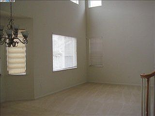 3rd image of 402 Wood Glen Dr
