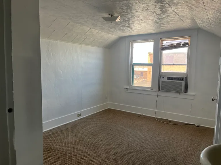 221 W 3rd St — Photo 16