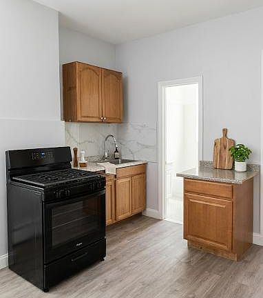 2nd image of 25 E 18th St Floor 2