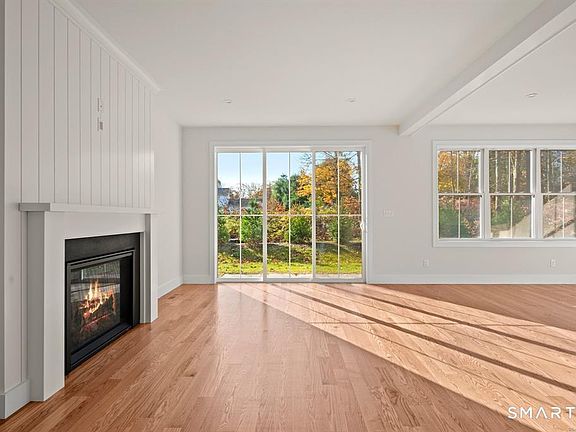 4th image of 18 Fieldstone Court #18