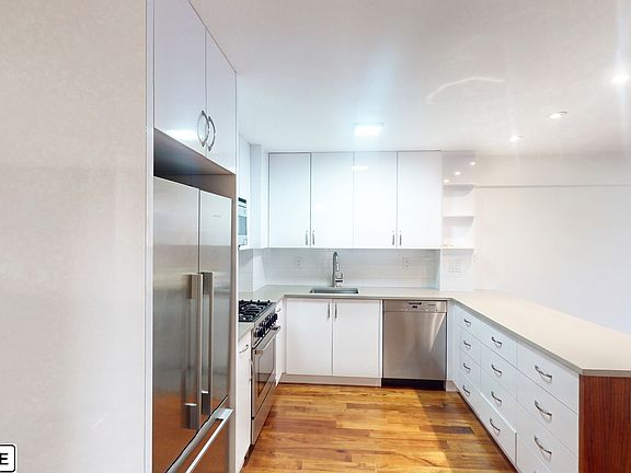 3rd image of 125 96th St APT 1E