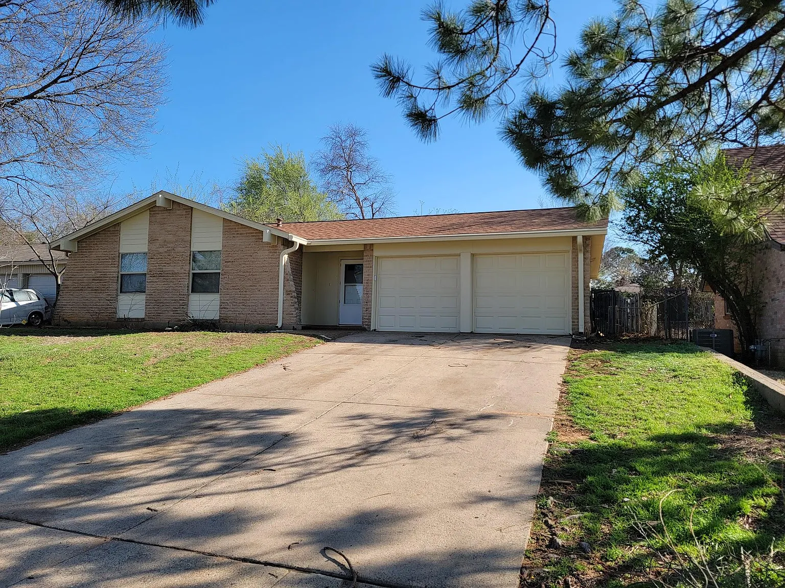 3 bed, 1.5 bath, 1356 sqft, $2,600 — Photo 1