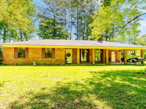 334 Salem School Rd, Collins, MS 39428