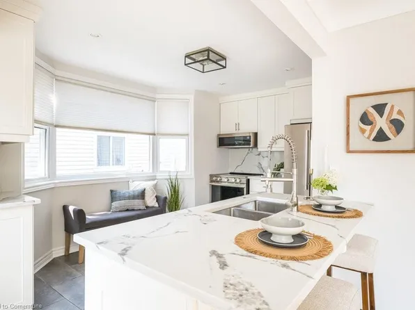 136 E 35th St, Hamilton, ON L8V 3Y2