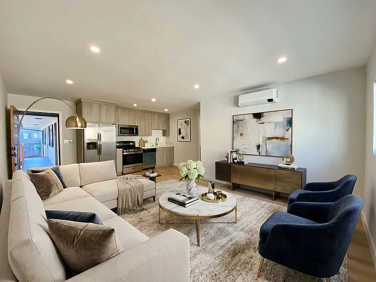 3207 W 3rd St #10A — Photo 1