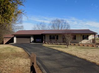 122 Goan Cir, Rogersville, TN 37857