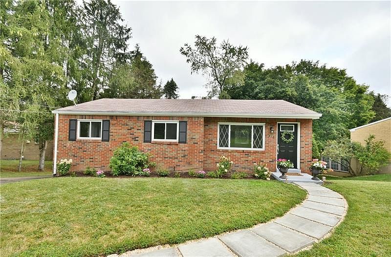 1st image of 316 Regina St
