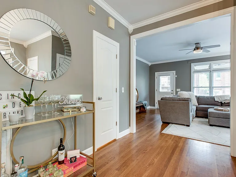 415 Van Buren St — Photo 10