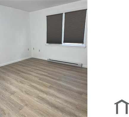 4th image of 115 Ward St