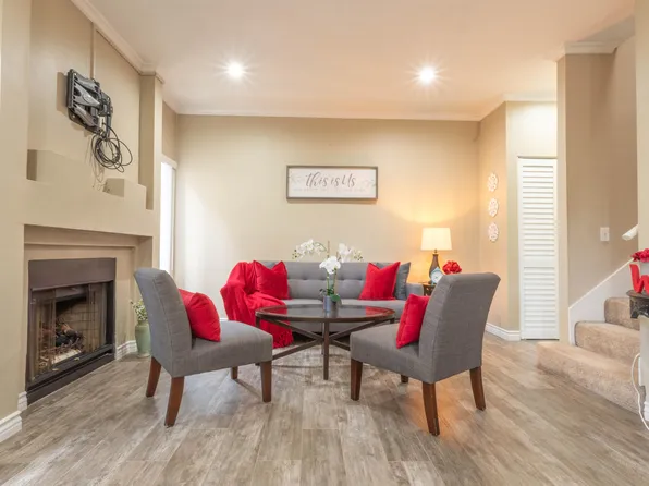 163 McAfee Ct, Thousand Oaks, CA 91360