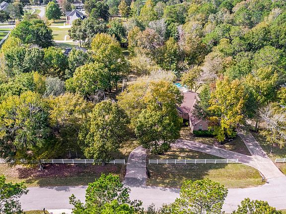 4th image of 11819 Rainy Oaks Dr