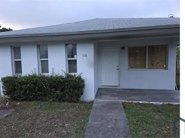 1616 NW 7th Pl, Florida City, FL 33034