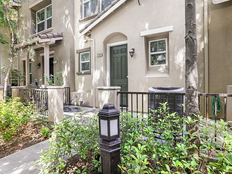 2189 Beech Cir #1 — Photo 11