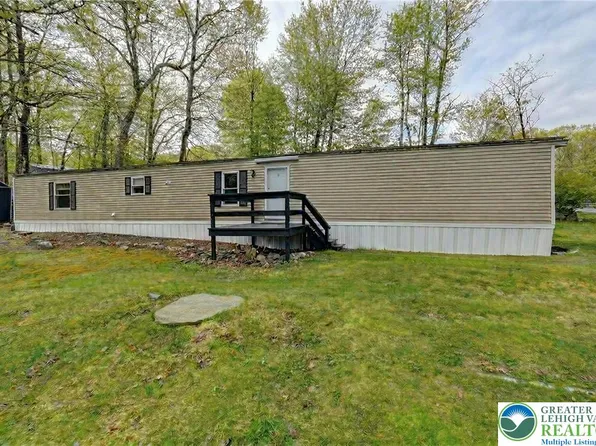 2606 Oakwood Ct, East Stroudsburg, PA 18302