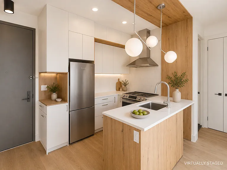 135 Moffat St #4R — Photo 2