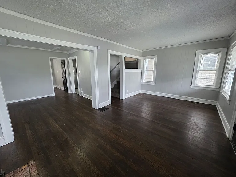 3726 Indiana Ave — Photo 2